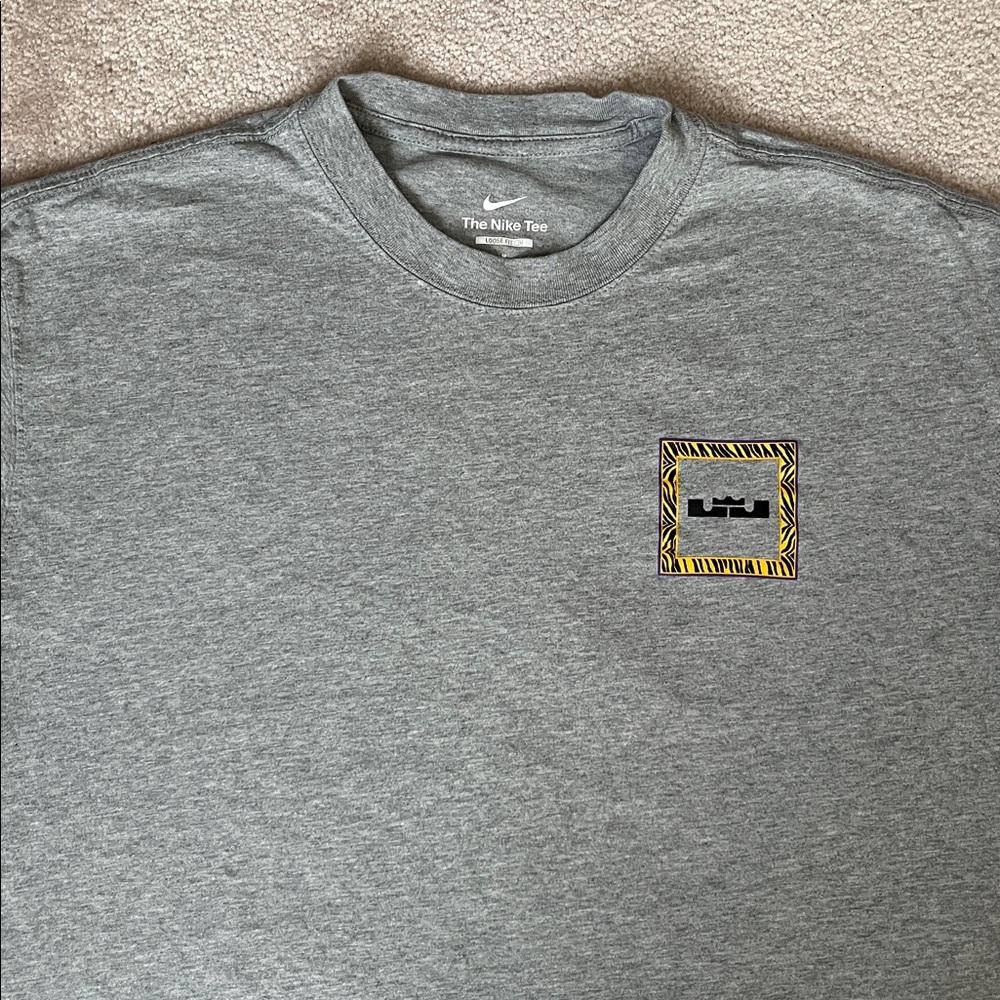 Nike men’s t-shirt